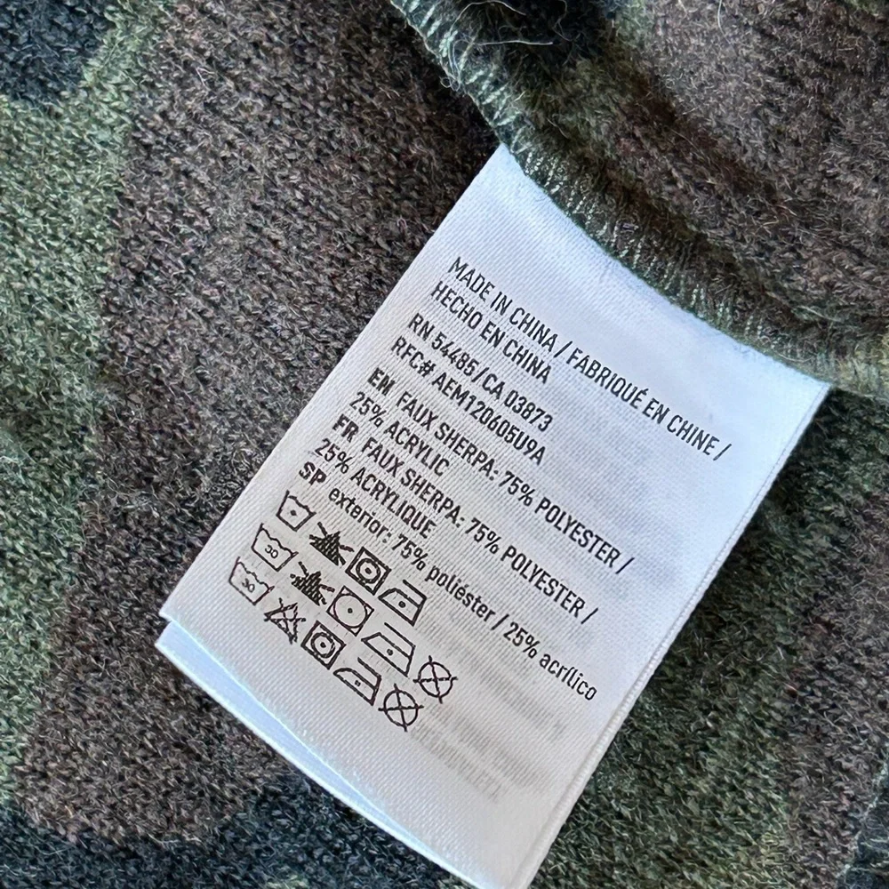 American Eagle Outfitters Green Black Camo Sherpa Fleece Teddy Jacket Size XL